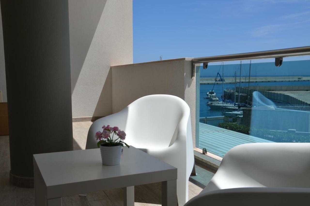 Porto Nuovo Holiday Home โมโนโปลี ภายนอก รูปภาพ